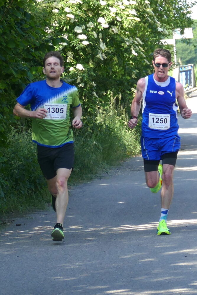 Michael läuft auf den 4. Gesamtplatz in einer Zeit von 35:59 Minuten.